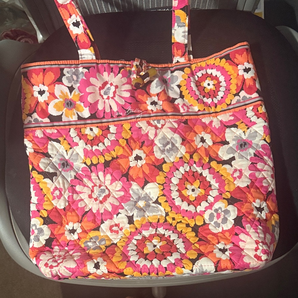 🌸🌺🌼Vera Bradley Pink Orange Yellow Floral Quilted Shoulder Tote